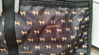 未使用タグ付　LeSportsac ポーチ　シバピクセル　柴　犬 未使用タグ付 LeSportsac ポーチ シバピクセル 柴 犬 - メルカリ